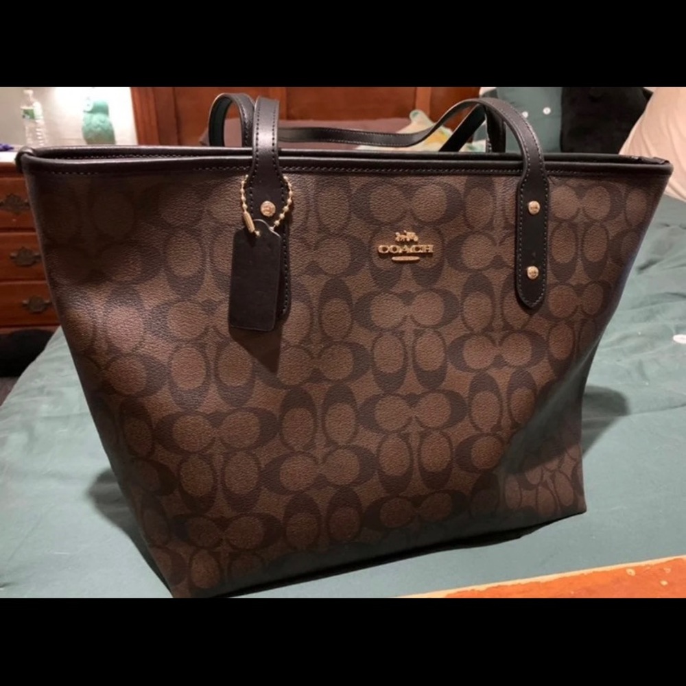 Coach Signature Canvas Tote